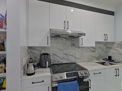 15004 15 Street Nw, Edmonton, AB - Indoor Photo Showing Kitchen