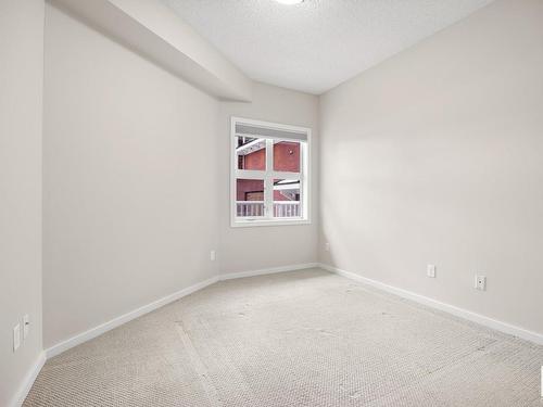 106 9910 111 Street Nw, Edmonton, AB - Indoor Photo Showing Other Room