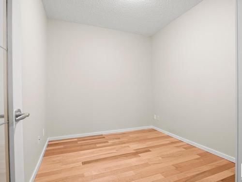 106 9910 111 Street Nw, Edmonton, AB - Indoor Photo Showing Other Room