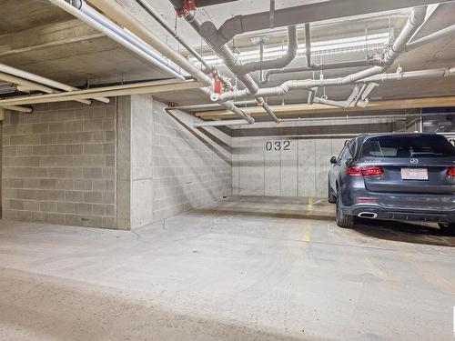 106 9910 111 Street Nw, Edmonton, AB - Indoor Photo Showing Garage