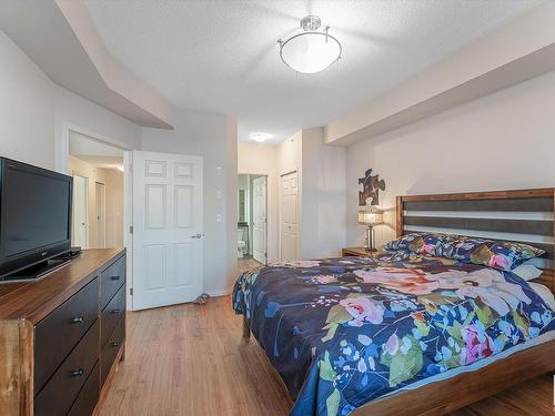 403 4450 Mccrae Avenue, Edmonton, AB - Indoor Photo Showing Bedroom