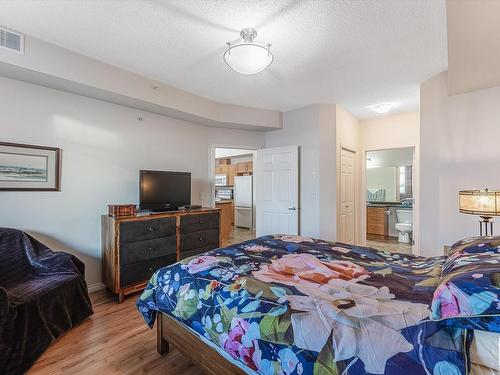 403 4450 Mccrae Avenue, Edmonton, AB - Indoor Photo Showing Bedroom