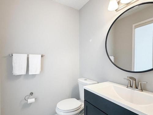 12041 162 Avenue, Edmonton, AB - Indoor Photo Showing Bathroom