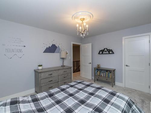 605 Howatt Drive, Edmonton, AB - Indoor Photo Showing Bedroom