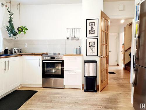 11522 77 Avenue, Edmonton, AB - Indoor Photo Showing Kitchen