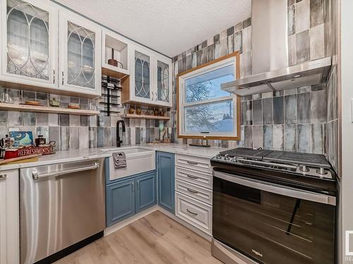 4237 117 Avenue, Edmonton, AB - Indoor Photo Showing Kitchen