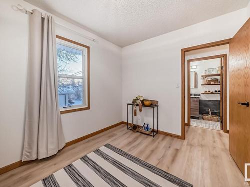 4237 117 Avenue, Edmonton, AB - Indoor Photo Showing Other Room