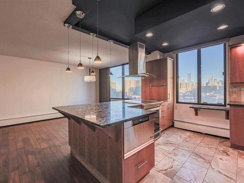 607 10045 118 Street, Edmonton, AB - Indoor Photo Showing Kitchen