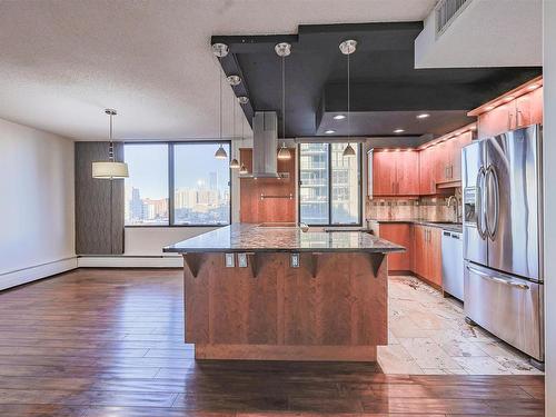 607 10045 118 Street, Edmonton, AB - Indoor Photo Showing Kitchen