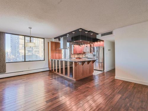 607 10045 118 Street, Edmonton, AB - Indoor Photo Showing Kitchen