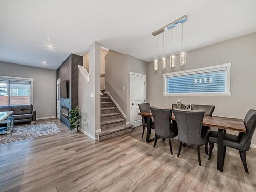 2320 Kelly Circle Circle, Edmonton, AB - Indoor Photo Showing Dining Room