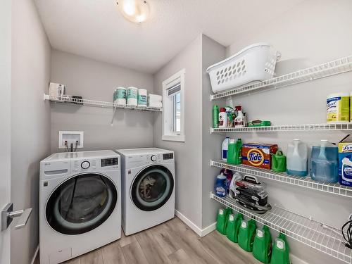 2320 Kelly Circle Circle, Edmonton, AB - Indoor Photo Showing Laundry Room