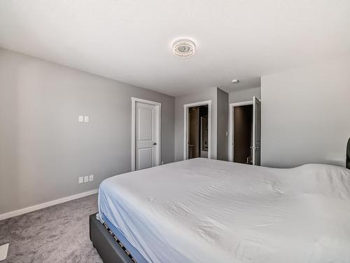 2320 Kelly Circle Circle, Edmonton, AB - Indoor Photo Showing Bedroom