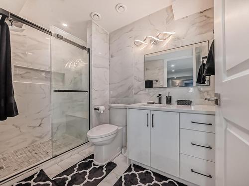 2320 Kelly Circle Circle, Edmonton, AB - Indoor Photo Showing Bathroom