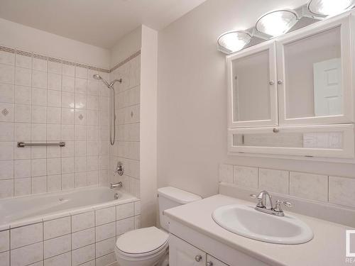 16519 100 Street, Edmonton, AB - Indoor Photo Showing Bathroom