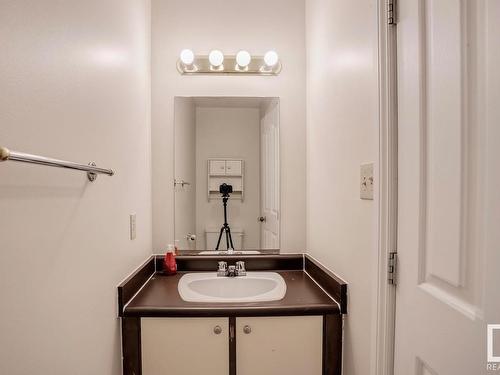 16519 100 Street, Edmonton, AB - Indoor Photo Showing Bathroom