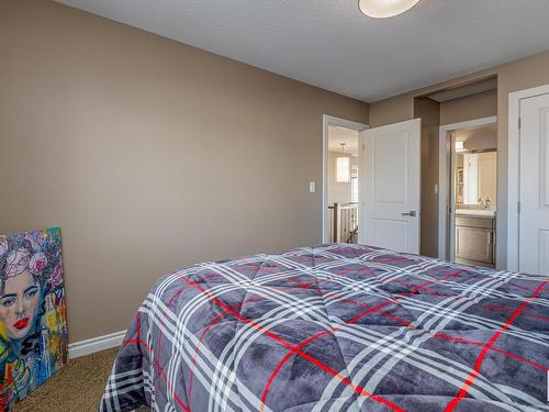 3704 Kidd Crescent, Edmonton, AB - Indoor Photo Showing Bedroom