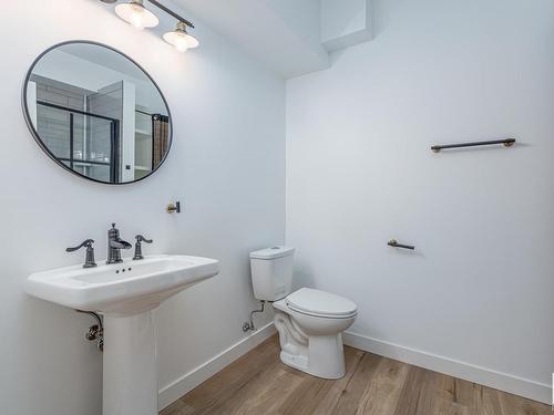 3704 Kidd Crescent, Edmonton, AB - Indoor Photo Showing Bathroom