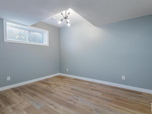 3704 Kidd Crescent, Edmonton, AB - Indoor Photo Showing Other Room