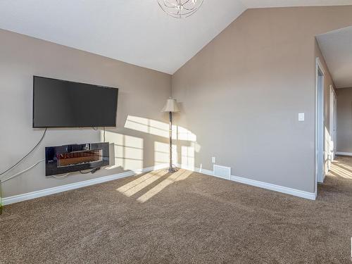 3704 Kidd Crescent, Edmonton, AB - Indoor Photo Showing Other Room