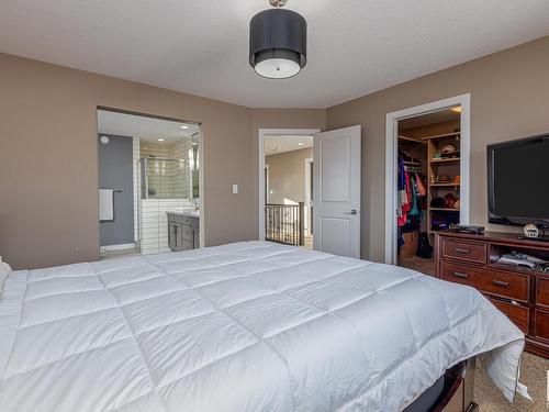 3704 Kidd Crescent, Edmonton, AB - Indoor Photo Showing Bedroom