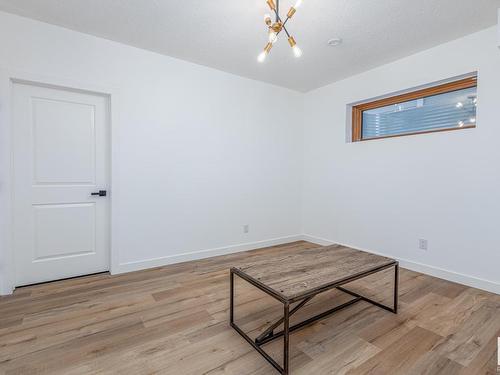 3704 Kidd Crescent, Edmonton, AB - Indoor Photo Showing Other Room