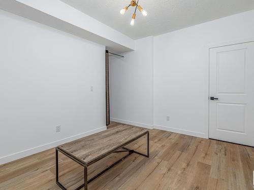 3704 Kidd Crescent, Edmonton, AB - Indoor Photo Showing Other Room