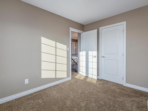 3704 Kidd Crescent, Edmonton, AB - Indoor Photo Showing Other Room