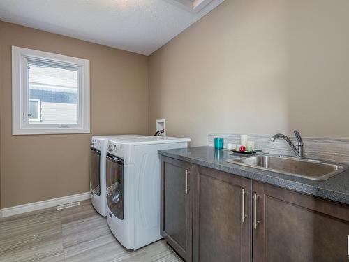 3704 Kidd Crescent, Edmonton, AB - Indoor Photo Showing Laundry Room