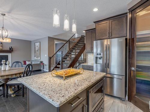 3704 Kidd Crescent, Edmonton, AB - Indoor Photo Showing Kitchen