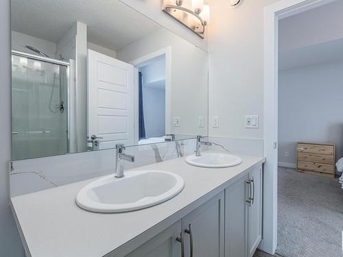 22353 93A Avenue, Edmonton, AB - Indoor Photo Showing Bathroom