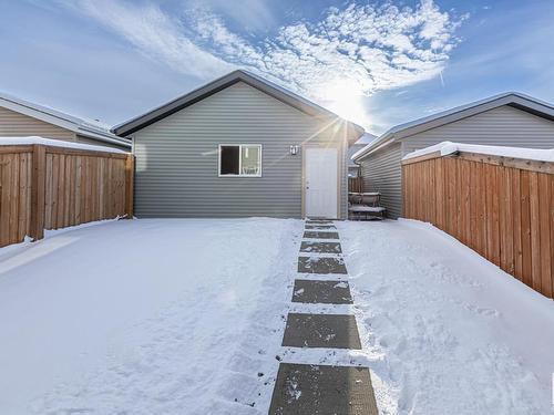 22353 93A Avenue, Edmonton, AB - Outdoor