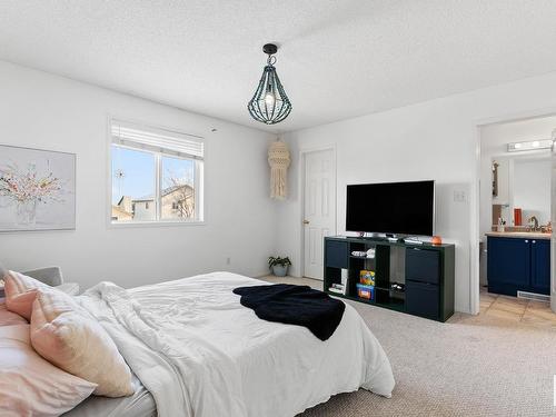 16213 93 Street, Edmonton, AB - Indoor Photo Showing Bedroom