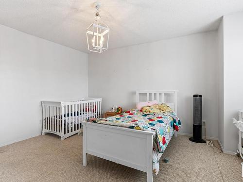 16213 93 Street, Edmonton, AB - Indoor Photo Showing Bedroom