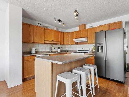 16213 93 Street, Edmonton, AB - Indoor Photo Showing Kitchen