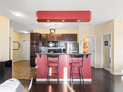 467 11517 Ellerslie Road, Edmonton, AB - Indoor Photo Showing Kitchen