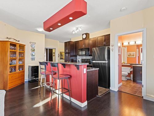 467 11517 Ellerslie Road, Edmonton, AB - Indoor Photo Showing Kitchen