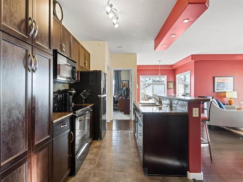 467 11517 Ellerslie Road, Edmonton, AB - Indoor Photo Showing Kitchen