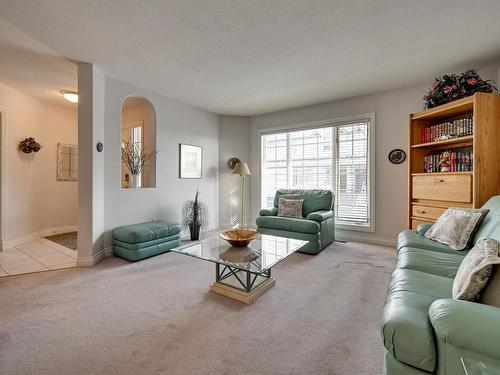 12 882 Ryan Place, Edmonton, AB - Indoor Photo Showing Living Room