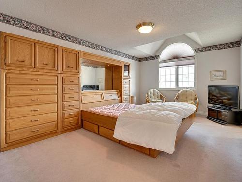 12 882 Ryan Place, Edmonton, AB - Indoor Photo Showing Bedroom