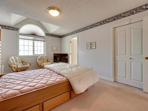 12 882 Ryan Place, Edmonton, AB - Indoor Photo Showing Bedroom