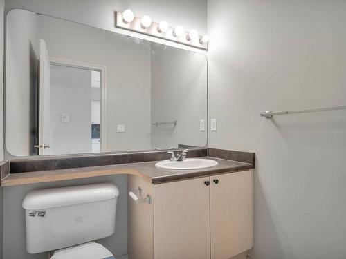 Edmonton, AB - Indoor Photo Showing Bathroom