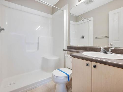 Edmonton, AB - Indoor Photo Showing Bathroom