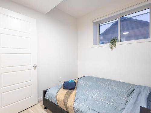 5016 Kinney Link, Edmonton, AB - Indoor Photo Showing Bedroom