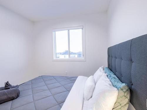 5016 Kinney Link, Edmonton, AB - Indoor Photo Showing Bedroom