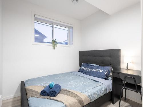 5016 Kinney Link, Edmonton, AB - Indoor Photo Showing Bedroom