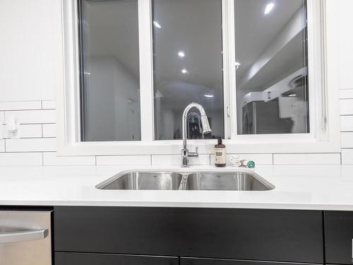 5016 Kinney Link, Edmonton, AB - Indoor Photo Showing Kitchen With Double Sink