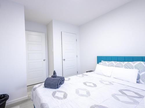 5016 Kinney Link, Edmonton, AB - Indoor Photo Showing Bedroom