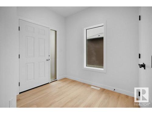 3313 Chickadee Dr, Edmonton, AB - Indoor Photo Showing Other Room