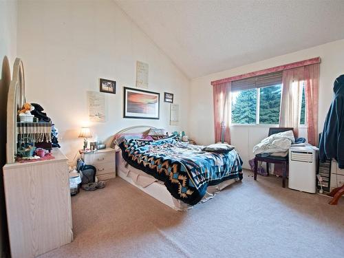 22 Homestead Crescent, Edmonton, AB - Indoor Photo Showing Bedroom